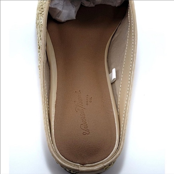 Universal Thread Woman’s Mule ~ style Violet ~ 4 left in stock. Sold 14 - Picture 5 of 6